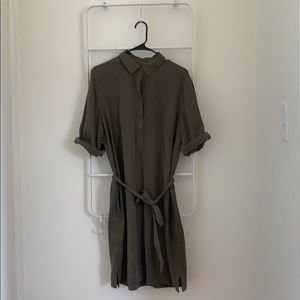 Olive Loft size Large short sleeve dress